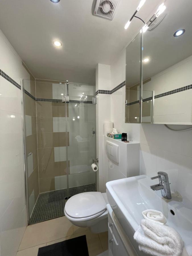4 Bedrooms, 2 Bathrooms, Kitchen, Terrace - 10 Min To Fairground Apartment